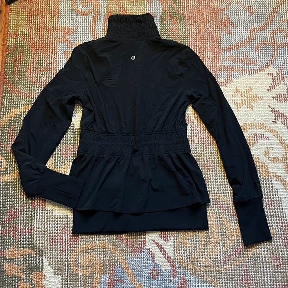 Lululemon Sights Seen Jacket Black Size 4 Rare EUC Athleisure Activewear - Picture 2 of 10